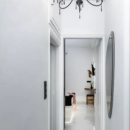 M Superior Naxos Town *