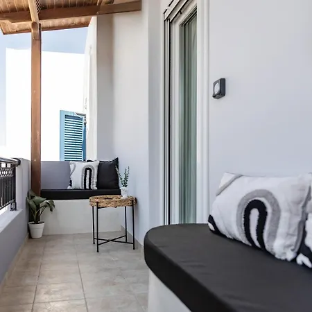 M Superior Naxos Town *