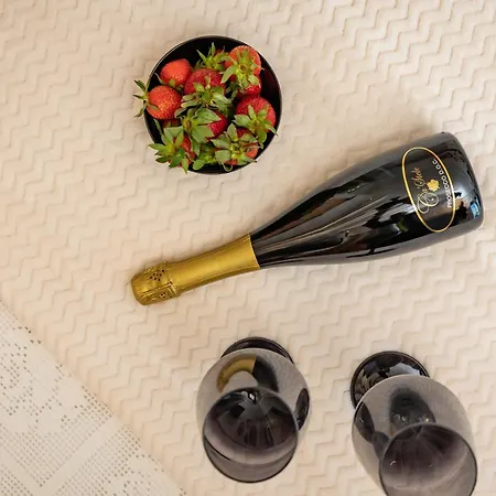 M Superior Naxos Town アパート *