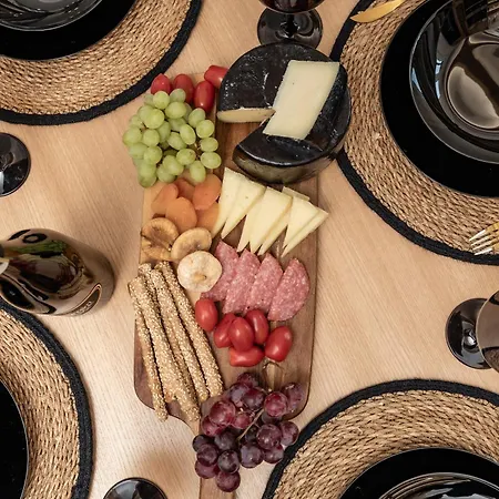 M Superior Naxos Town アパート *