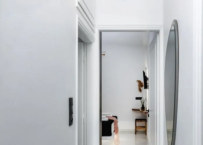 M Superior Naxos Town *