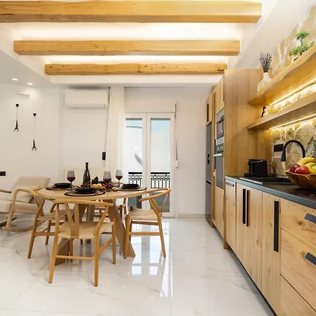 M Superior Naxos Town