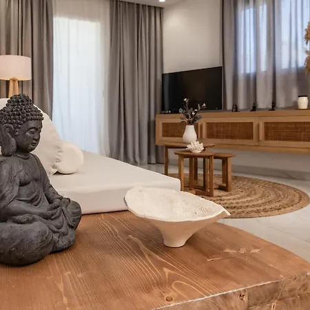 M Superior Naxos Town