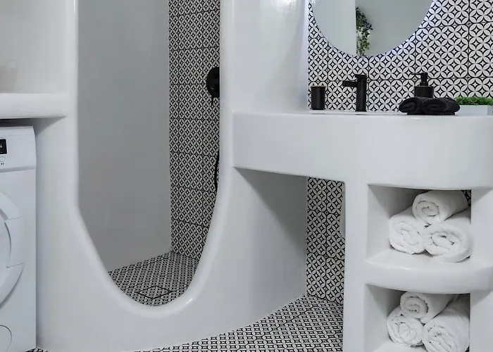 M Superior Naxos Town